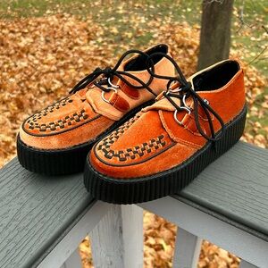 T.U.K. Burnt Orange Velvet Viva Mondo Creeper M6/W8 Like New Condition